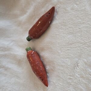 🌴3/$15🌴Vintage Red Hot Chili Pepper Carrot Salt & Pepper Shaker Set
